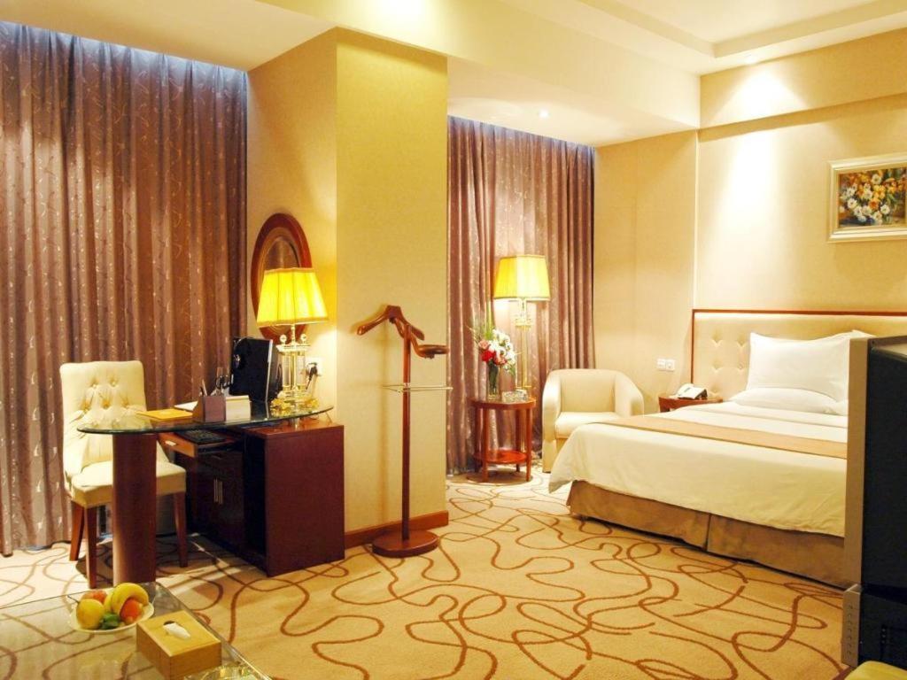 Nanchang Galactic Peace International Hotel Bagian luar foto