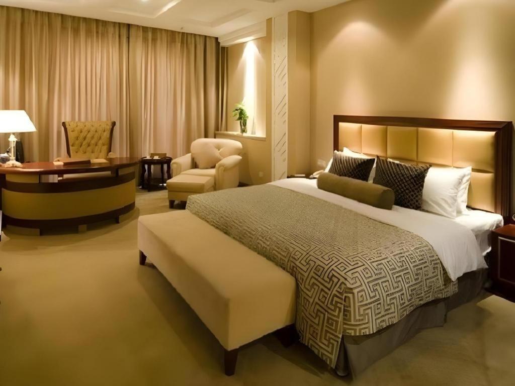 Nanchang Galactic Peace International Hotel Bagian luar foto