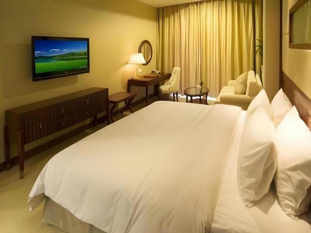 Nanchang Galactic Peace International Hotel Bagian luar foto