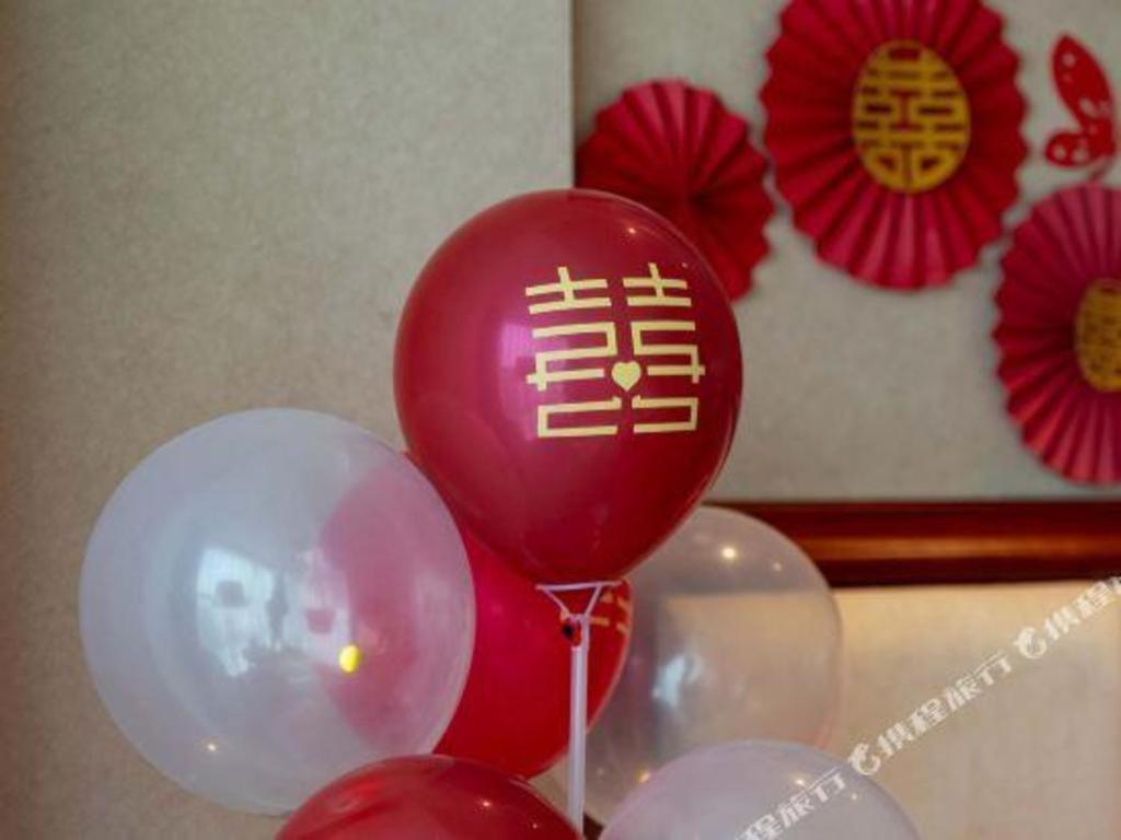 Nanchang Galactic Peace International Hotel Bagian luar foto