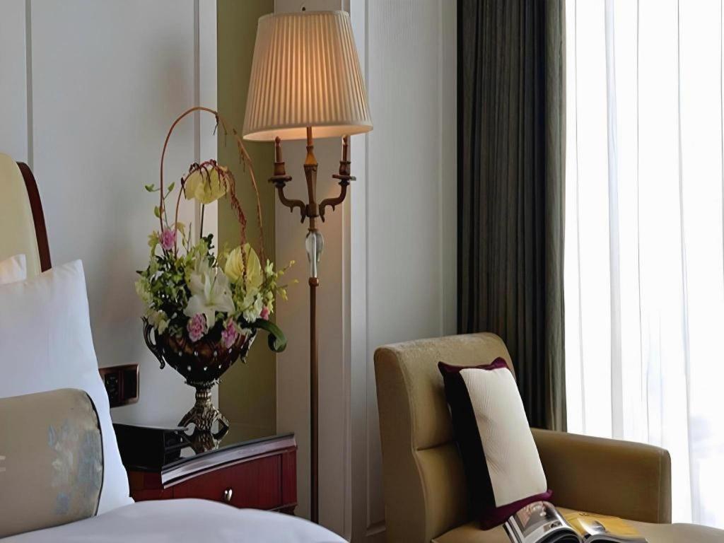 Nanchang Galactic Peace International Hotel Bagian luar foto