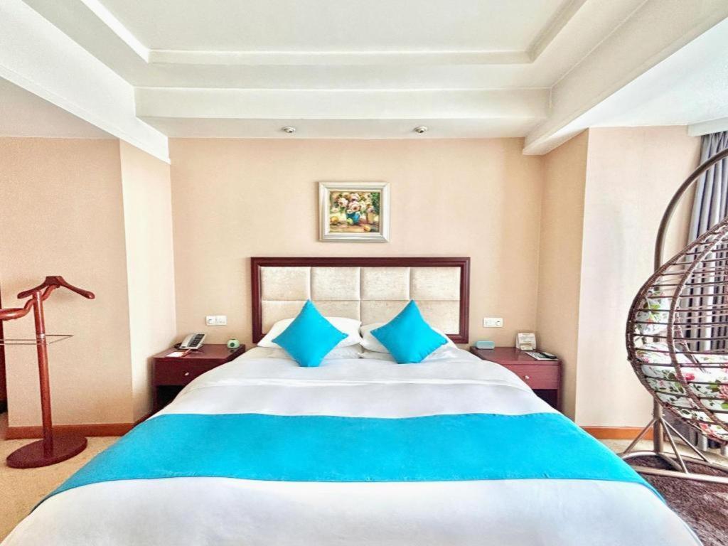 Nanchang Galactic Peace International Hotel Bagian luar foto