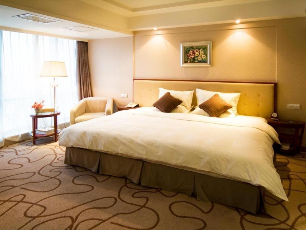 Nanchang Galactic Peace International Hotel Bagian luar foto